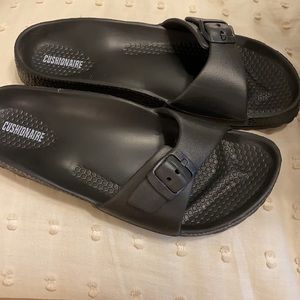NWOT Cushionaire Rubber Footbed Sandals